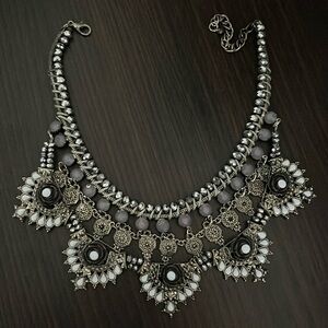 Gorgeous beaded necklace